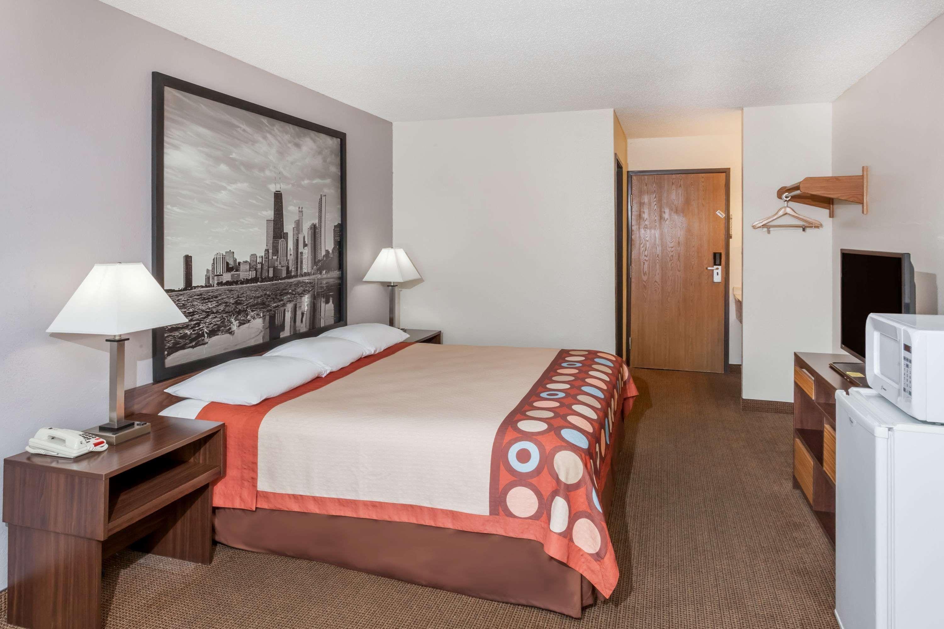 Super 8 By Wyndham Pekin/Peoria Area Hotel Exterior photo