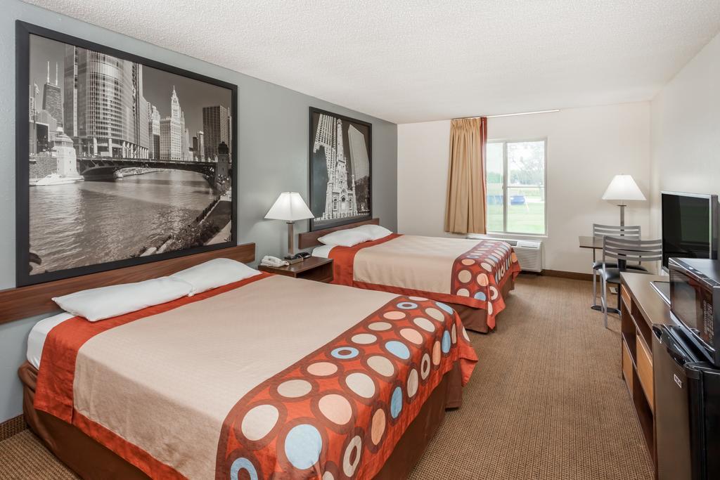 Super 8 By Wyndham Pekin/Peoria Area Hotel Exterior photo